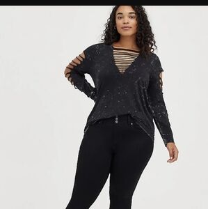 Slashed Sleeves Tee Size 4 NWT by Torrid